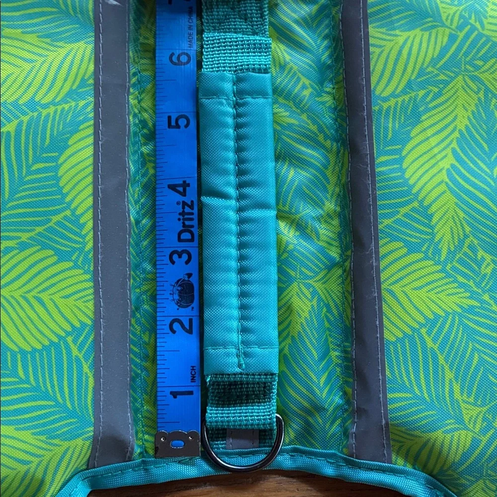 Coleman Vibrant Green Pet Swim / boating/ river walks / canoeing/ pool